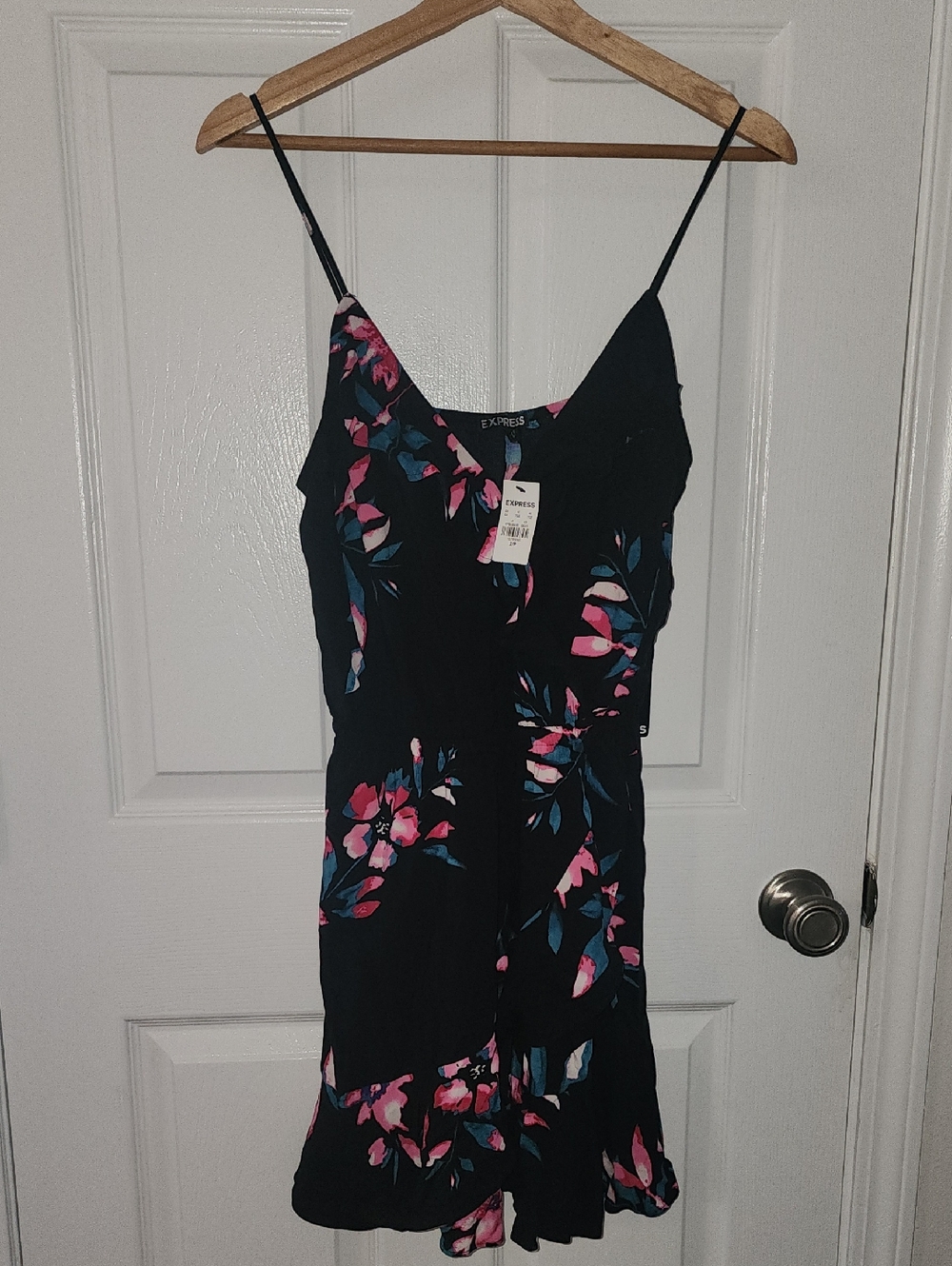 NWT Express Faux Wrap Floral Ruffle Sleeveless Spaghetti Strap Mini Dress Small